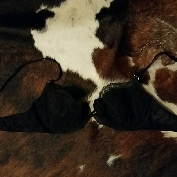 VS Red Satin & Blk Strapless the TWO Left 36A EUC - Picture 12 of 13